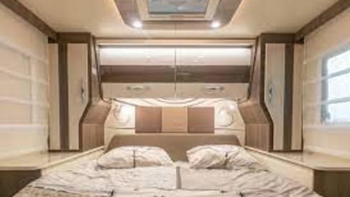 As good as new MC Louis 479 Semi-integrated for rent