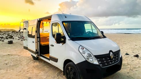Off-Grid Renault Master Campervan