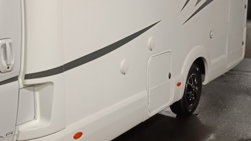 Our cozy home on wheels – 4p McLouis Sovereign semi-integrated from 2022