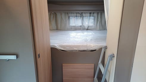 C19 – Knaus Traveler A705 XL Garage for 6 persons