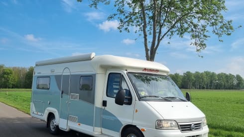 4p Dethleffs semi-integrated from 2004
