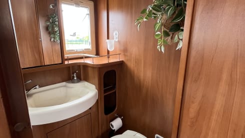 Camping-car complet pour 3 personnes hors réseau