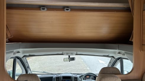 Jeffy – Jeffy – Low-Mileage, Fully Stocked Motorhome, Sleeps 6 Including Insurance!