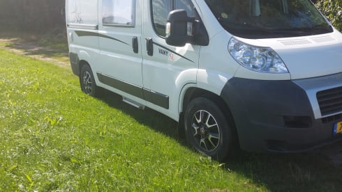 Witte Harrie – Very neat and complete 2-person Fiat camper van from 2007