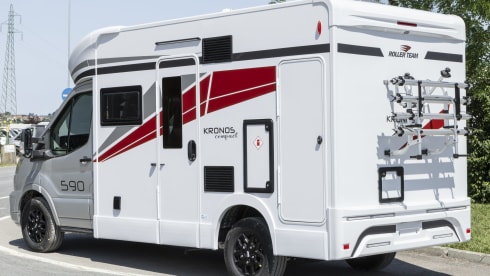 4 sleeper Compact - Automatic and  – New Compact 4 berth auto - Wi-Fi and lounge