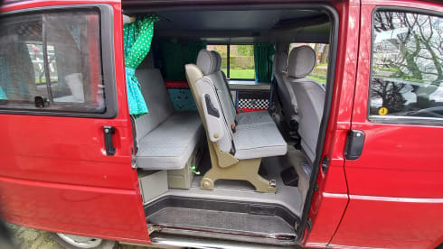 Chilly – 6p Volkswagen Westfalia California campervan from 1992