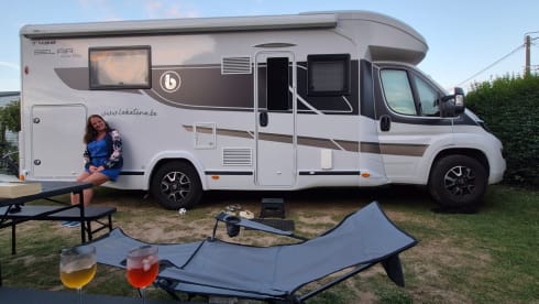 Lokatena – New Benimar Bel Air, semi-integrated with 5 seats and 5 beds