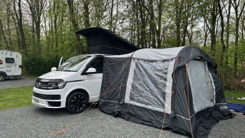 Echo – 2020 high spec all season T6 Camper TV, Toilet, Off grid, Insurance inc.