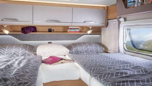 enjoycamper2 – KNAUS VAN TI 650 MEG PARTIALLY INTEGRATED TOP EQUIPMENT IDEAL FOR COUPLES