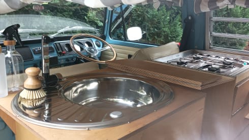 Phoebe 1970 – 4 berth Volkswagen campervan from 1970