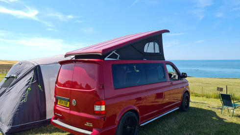 Red Dragon – 4 berth Volkswagen campervan from 2014