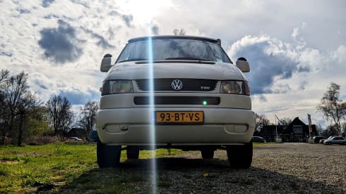 Nebula – VW campervan T4, 4 pers