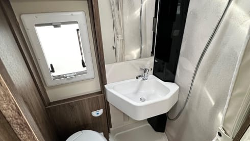 Tex – Brand New Luxury Rear Lounge Motorhome