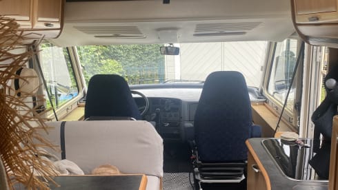 Hymer – Nice integral camper for 4 people