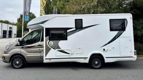Go explore – Luxury camper with automatic transmission and 170 hp, full of options