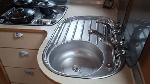 De Vrijbuiter – 2p Bürstner halbintegriert ab 2011