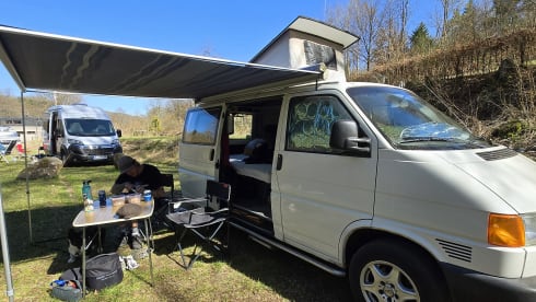 2p Volkswagen bus uit 1996