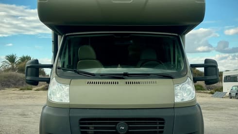 NU+ – 4p Adria Mobil alcove from 2012