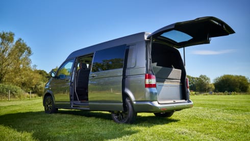 Tangerine Dream – 2 berth Luxury VWT5 / Large Bed