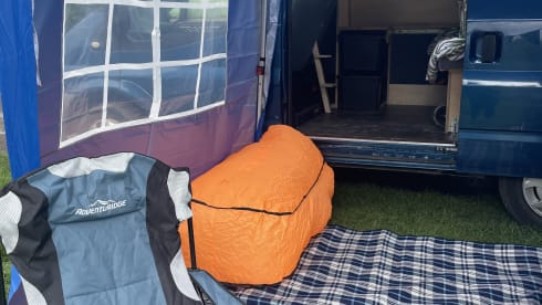Peggy Blue – 3 berth Ford campervan conversion