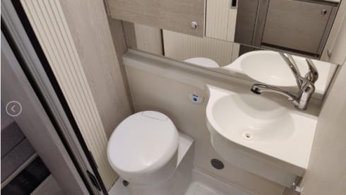 Tournie  – Very luxurious Tourne bus camper