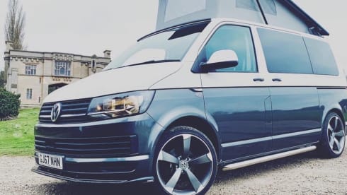 Clyde – Volkswagen 2017 T6 Campervan - New Professional Conversion