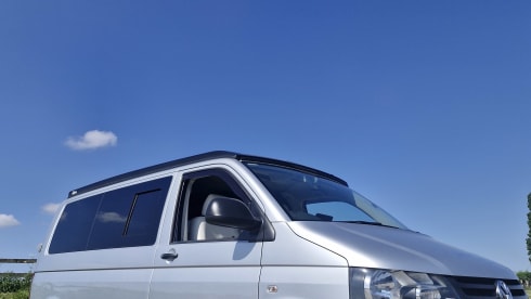 Iris – 4 Berth VW T5 Camper