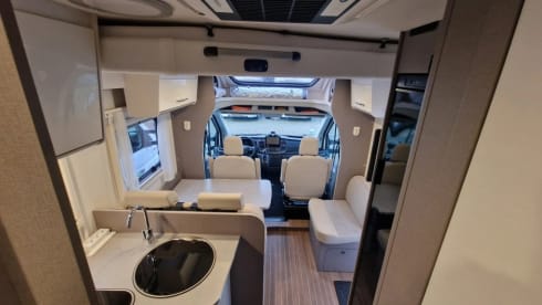 C40 – 4p Ford semi-integrated from 2023