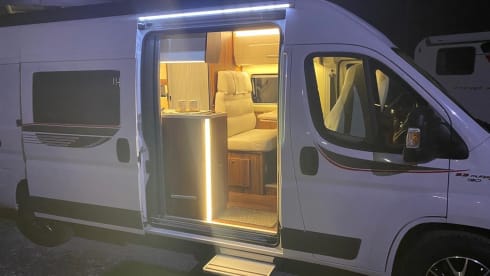 Soestdijk – 2 person bus camper from 2017, Roller Team Livingstone Prestige