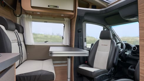 Pepper 4 Mercedes Benz – Super-luxury Mercedes Benz - Weinsberg Pepper, Automatic/Air Conditioning etc.