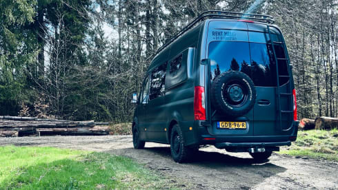 Chris & Ride – 2p MB sprinter OFF-GRID from 2019