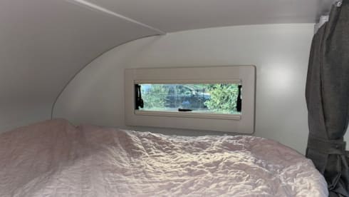 Beni – 6 Berth / 6 Seatbelt Benimar Primero 313