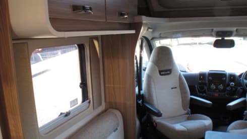 4 berth Swift Escape 674 Motorhome