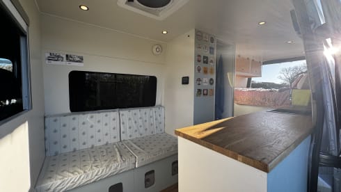 Claudia Sprintervan – 2 Berth Off Grid Sprinter Campervan