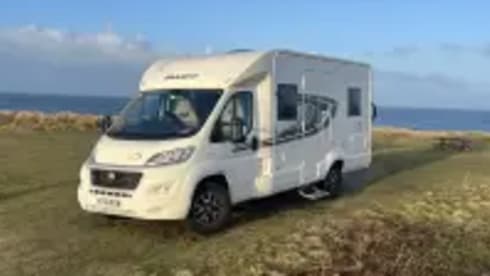 EDGE 464 VLY – 4-Berth Motorhome | Unlimited Miles | Pet Friendly | EU Travel Allowed