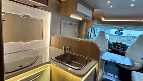 Collector Deluxe – 4p Fiat semi-integrated from 2020