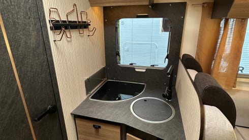 Nr. 15 – Wohnmobil für bis zu 4 Personen als Automatik und Einzelbetten