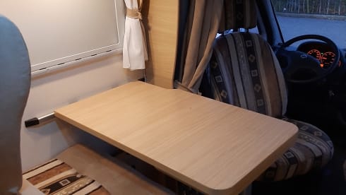 Fijne ruime camper 2 tot 6 persoons