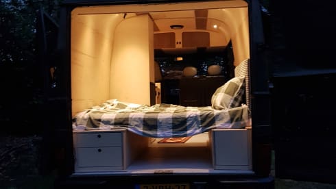 Groene Gast – Green Guest takes you on a unique adventure in a retro camper!
