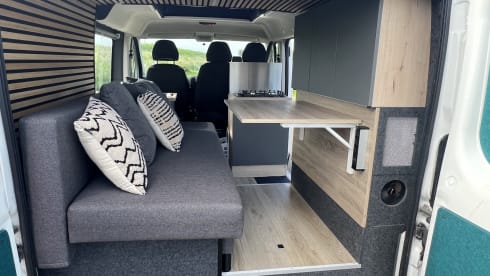 Baboon  – 2p Peugeot boxer camperbus 