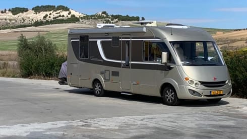Onze dame – BURSTNER 735 ELEGANCE