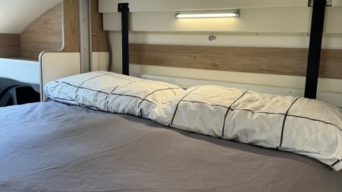 LEIA – Luxury 4 Berth Motorhome - Dog Friendly 
