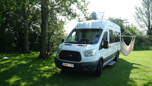 Angus – Superb 4 berth Campervan with Kingsize bed