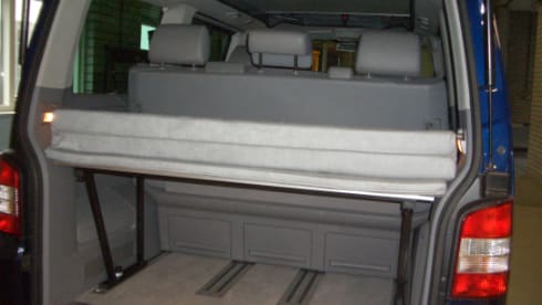 powerful VW T5 Multivan camper van with spacious Reimo pop-up roof