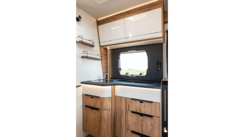  🚐 Miniclan – 🏞 4p Bavaria Nomad 2023