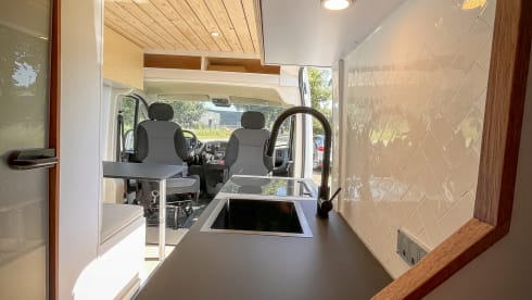 Gerrit – 2p Peugeot bus from 2019