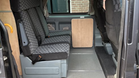 Ford-Campingbus für 4 Personen, Baujahr 2010