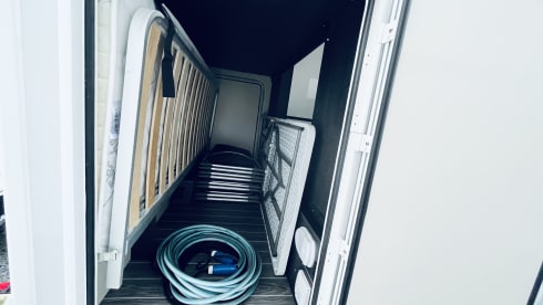 6p Roller Team Kronos 277M Performance Plus Alcove from 2023