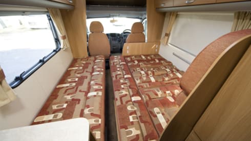 Sundance  – 5 berth Swift alcove from 2009