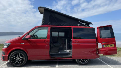 Cherry – Automatic VW T6 4 Berth Campervan with Poptop & Heater